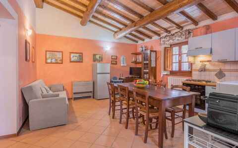 La Vecchia Fornace La Piastra Apartments - Abetone: Tavolo, Cabinetry, Legna, Interior Design, Pavimento, Cornice, Pavimentazione, Cucina, Soggiorno, Controsoffitto