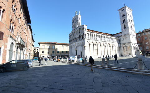 Casa Toto: Città, Punto Di Riferimento, Cittadina, Costruzione, La Piazza Cittadina, Insediamento Umano, Spazio Pubblico, Architettura, Plaza, Strada