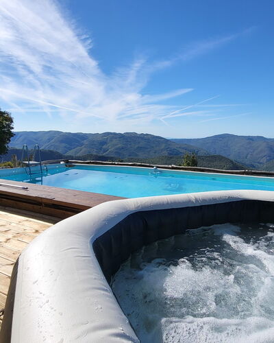 I 3 Faggi: Blue, Swimming Pool, Mountain Range, Ridge, Resort, Deck, Hardwood, Outdoor Furniture, Eco Hotel, Alps