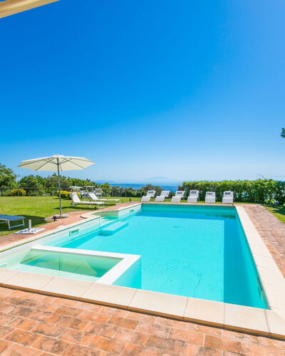 Poggio al Pruno: Plant, Sky, Water, Daytime, Azure, Nature, Swimming Pool, Tree, Building, Grass