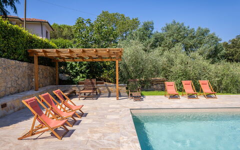 Casale Marittimo 400: Piscina, Mobili Da Esterno, Mobilia, Shade, Ricorrere, Materiale Composito, Flagstone, Eco Hotel, Sedia, Vaso Di Fiori