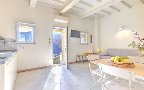 Marciana 210: Proprietà, Mobilia, Tavolo, Cornice, Legna, Interior Design, Pianta Della Casa, Pavimentazione, Pavimento, Porta