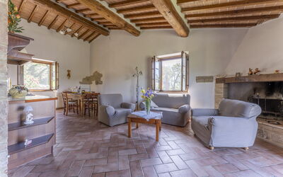 Apartment Parata: Furniture, Building, Wood, Interior Design, Flooring, Floor, Living Room, Beam, Hardwood, Real Estate