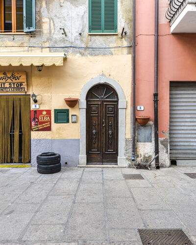 Il Marinaio: Plant, Property, Window, Building, Flowerpot, Road Surface, Door, Architecture, Residential Area, Real Estate