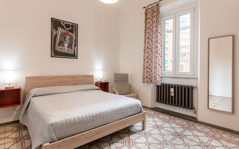 Il Cortile: Mobilia, Proprietà, Costruzione, Finestra, Comfort, Legna, Illuminazione, Interior Design, Pavimento