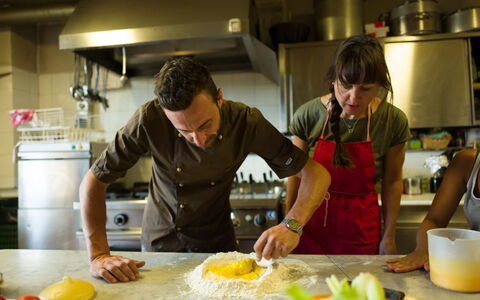 Casalta: Cibo, Tavola, Tavolo, Controsoffitto, Cucina, Cucinando, Cucina, Elettrodomestico Da Cucina