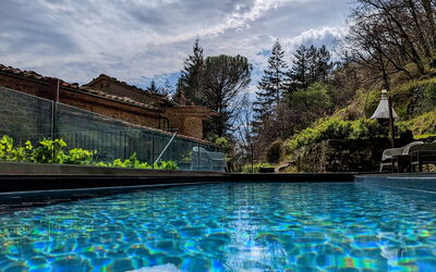 Mulino Morandi: Water, Cloud, Sky, Water Resources, Plant, Swimming Pool, Azure, Building, Tree, Natural Landscape