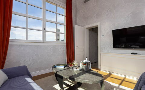 Torretta Penthouse: Interior Design, Soffitto, Pavimentazione, Pavimento, Appartamento, Camera, Lampada, Modanatura, Soggiorno, Lampada