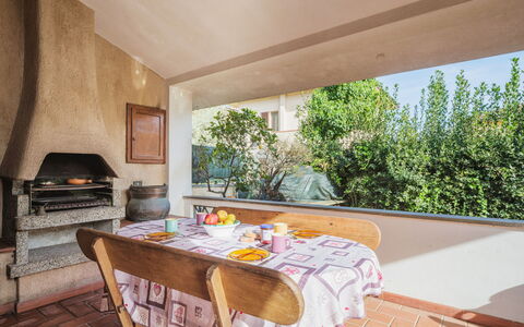 Orchidea: Mobilia, Tavolo, Proprietà, Legna, Elettrodomestico Da Cucina, Interior Design, Costruzione, Pavimentazione, Cucina, Shade