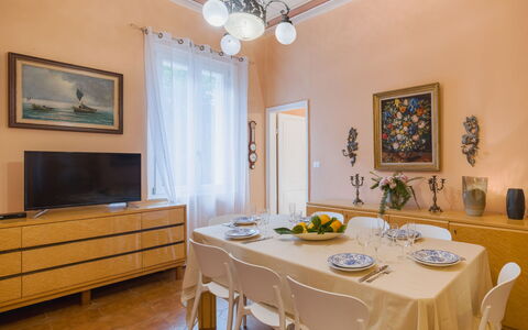 Moneglia 160: Interior Design, Mobilia, Pavimentazione, Legna, Soffitto, Pavimento, Tavolo, Camera, Illuminazione, Sala Da Pranzo