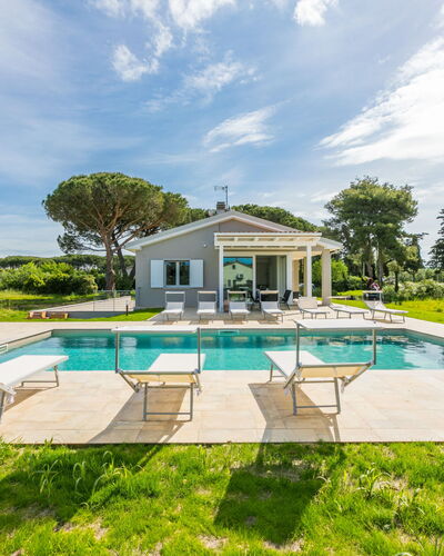 Veronica: Cloud, Sky, Water, Plant, Swimming Pool, Tree, Shade, Outdoor Furniture, Rectangle, Building