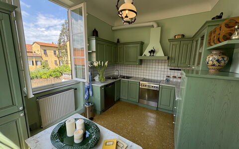 Piazza S. Romano: Cabinetry, Mobilia, Controsoffitto, Illuminazione, Lavello, Finestra, Interior Design, Tavolo, Architettura, Cucina