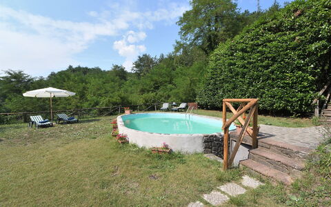 Casa Antelminelli: Acqua, Nube, Pianta, Cielo, Piscina, Shade, Albero, Mobili Da Esterno, Tempo Libero, Paesaggio Naturale