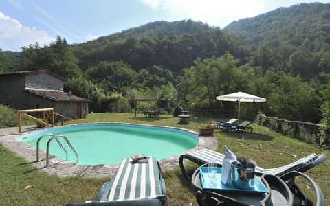 Casa Antelminelli: Acqua, Pianta, Cielo, Proprietà, Nube, Montagna, Piscina, Natura, Mobili Da Esterno, Corpo D'Acqua