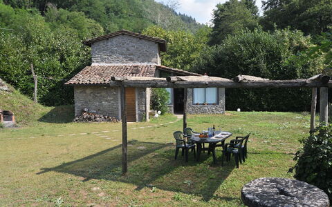 Casa Antelminelli: Pianta, Nube, Ecoregione, Costruzione, Paesaggio Naturale, Albero, Lotto, Erba, Villetta, Shade
