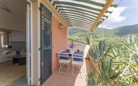 Emma House, Terrace and Sea View, Moneglia: Tavolo, Pianta, Mobilia, Costruzione, Sedia, Shade, Nube, Pianta Della Casa, Mobili Da Esterno, Architettura