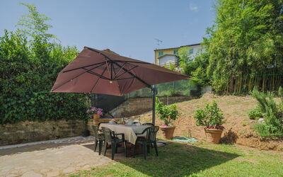 Accommodation:&nbsp;Gerry House 697.2