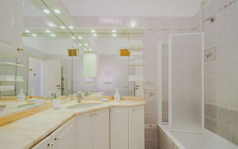 Daniela: Plumbing Fixture, Cabinetry, Property, Tap, Sink, House, Interior Design, Building, Bathroom, Bathroom Cabinet