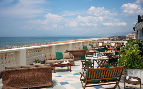 Tosca With Beach & Breakfast Included: Nube, Cielo, Acqua, Mobilia, Proprietà, Costruzione, Pianta, Azzurro, Mobili Da Esterno, Località Balneare