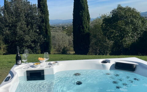 Villacolle 1, Poggio a Caiano, Hot Tub, Wifi, Ac: Swimming Pool, Plumbing Fixture, Bathtub, Jacuzzi, Resort, Water Feature, Eco Hotel, Outdoor Furniture, Houseplant