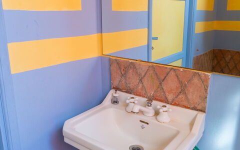 Il Giardino di Eugenia: Tap, Plumbing Fixture, Bathroom Sink, Sink, Bathroom, Purple, Rectangle, Wood, Plumbing