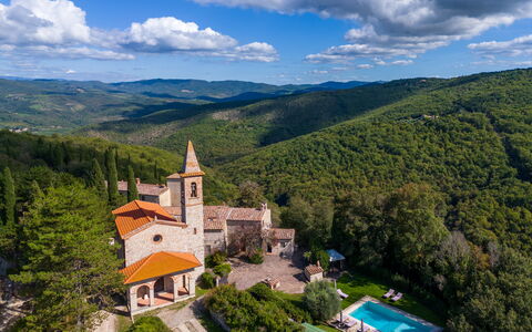 Villa Pietrafitta: Cloud, Sky, Plant, Property, Azure, Tree, Mountain, Natural Landscape, Building, Vegetation