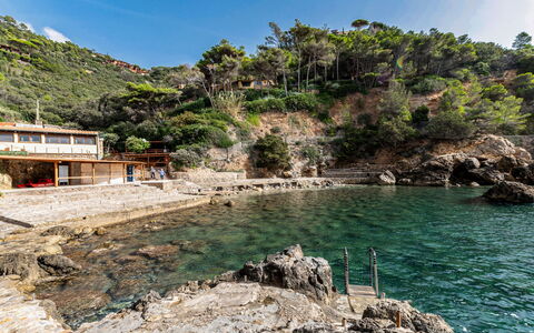 Cala Piccola: Water, Body Of Water, Coast, Rock, Coastal And Oceanic Landforms, Shore, Landscape, Headland, Terrain, Sea