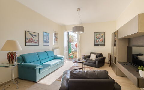 Casa Maria: Furniture, Interior Design, Flooring, Couch, Wall, Floor, Room, Living Room, Ceiling, Wood