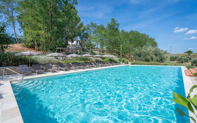 Punteriolo Spereto Family Apartment With Pool,: Water, Plant, Water Resources, Property, Sky, Swimming Pool, Cloud, Azure, Tree, Natural Landscape