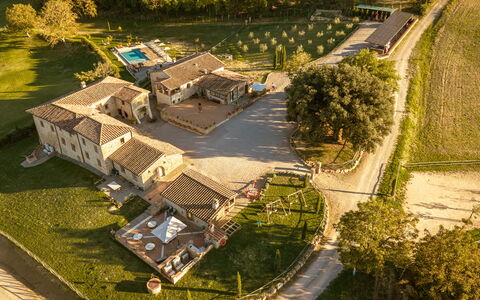 La Capanna, Borgo Campassini, Monteriggioni: Zona Residenziale, Casa, Casa, Estate, Paesaggio, Plain, Lotto, Area Rurale, Insediamento Umano, Villetta