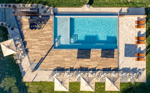 Le Volte, Borgo Campassini, Monteriggioni: Piscina, Ricorrere, Mobili Da Esterno, Materiale Composito, Eco Hotel, Tempo Libero, Shade, Sedia, Lettino, Giochi D'Acqua