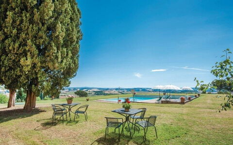 Il Tinaio: Blu, Landscaping, Parco, Piscina, Villa