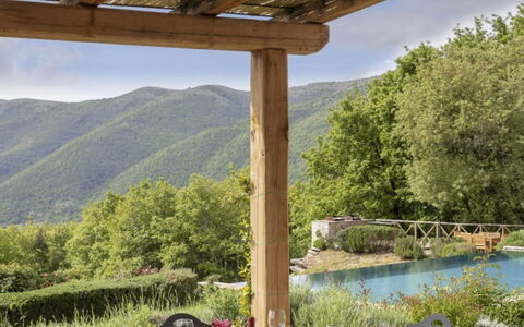 Villa Santa: Legna, Giardino, Shade, Struttura Esterna, Catena Montuosa, Latifoglie, Padiglione, Gazebo, Landscaping