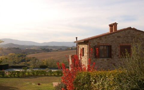 Casale Gioiello: Cielo, Casa, Casa, Tetto, Villetta, Area Rurale, Lotto, Agriturismo, Villaggio