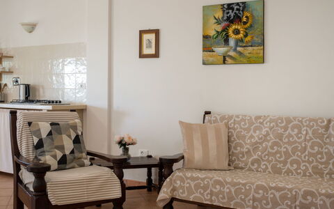 Accommodation:&nbsp;Le Debbiare 500.4
