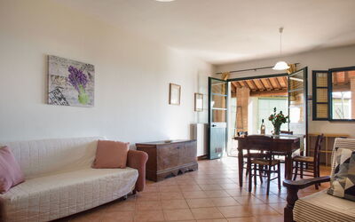 Accommodation:&nbsp;Le Debbiare 500.13