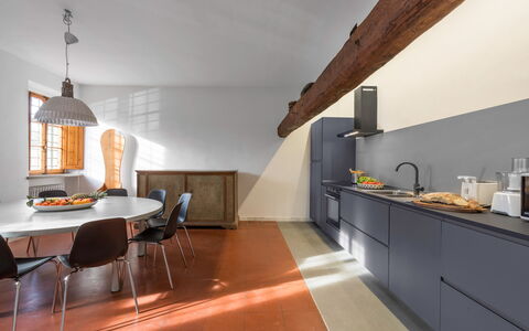 Il Villino Del Collezionista With Pool In Pistoia: Interior Design, Pavimentazione, Mobilia, Cucina, Legna, Controsoffitto, Soffitto, Cabinetry, Pavimento, Illuminazione