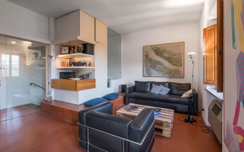 Il Villino Del Collezionista With Pool In Pistoia: Mobilia, Interior Design, Pavimentazione, Parete, Pavimento, Divano, Legna, Camera, Soffitto, Soggiorno