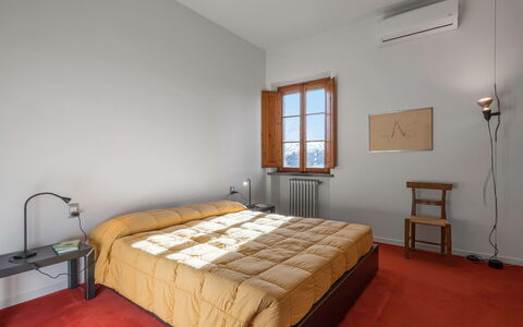 Il Villino Del Collezionista With Pool In Pistoia: Letto, Camera Da Letto, Interior Design, Mobilia, Lenzuolo, Bedding, Pavimentazione, Camera, Pavimento, Biancheria