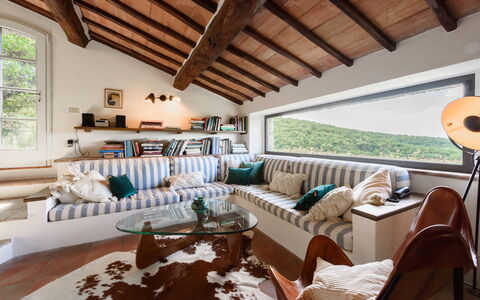 Villa Poggio La Croce: Mobilia, Interior Design, Divano, Parete, Legna, Pavimentazione, Soggiorno, Casa, Camera, Pavimento