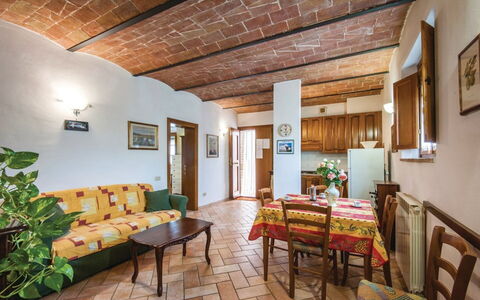 La Fiumara: Wall, Apartment, Floor, Room, Houseplant, Flowerpot, Chair, Wood Stain, Paint, Kitchen & Dining Room Table