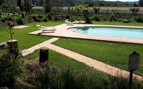 Appartamento Il Fienile Del Sole, Wifi, Perugia: Giardino, Piscina, Mobili Da Esterno, Prato, Shade, Backyard, Landscaping, Tempo Libero, Parco, Giochi D'Acqua