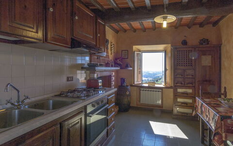Casale La Pieve: Cucina, Mobilia, Pavimentazione, Interior Design, Controsoffitto, Cabinetry, Elettrodomestico Da Cucina, Apparecchio Major, Camera, Casa