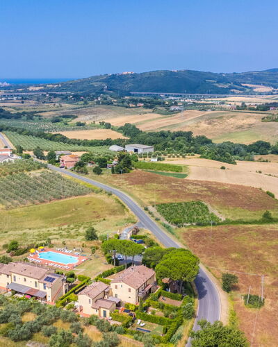 Le Farsiche: Residential Area, Estate, Bird'S-Eye View, Farmhouse, Villa, Plantation, Village, Hacienda, Suburb, Swimming Pool