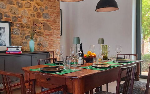 Podere Vigna Nuova: Mobilia, Interior Design, Tavolo, Sala Da Pranzo, Legna, Cucina & Sala Da Pranzo Tavolo, Sedia, Lampada, Pavimentazione, Illuminazione