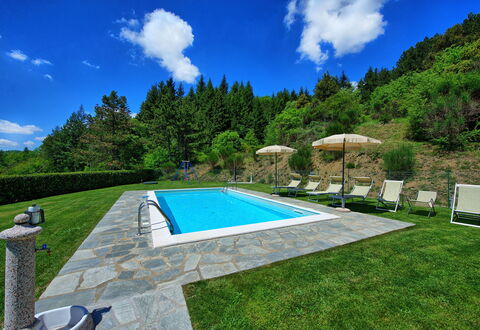 Villa Portole Due: Swimming Pool, Resort, Garden, Leisure, Eco Hotel, Landscaping, Water Feature, Shade, Flagstone, Thermae