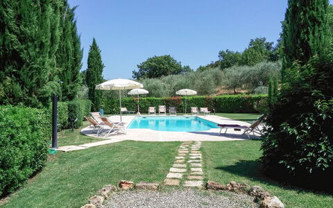 Agriturismo Agresto Apartments And Cottage, Pool,: Piscina, Mobili Da Esterno, Ricorrere, Giardino, Prato, Lettino, Backyard, Landscaping, Shade, Terme