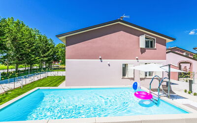 Cecina 310: Swimming Pool, Resort, Hotel, Villa