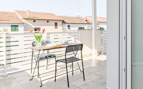 Follonica 610: Mobilia, Mobili Da Esterno, Sedia, Appartamento, Balcone, Tavolo Esterno, Cucina & Sala Da Pranzo Tavolo, Tavolino Da Caffè, Alluminio, Pianta Della Casa