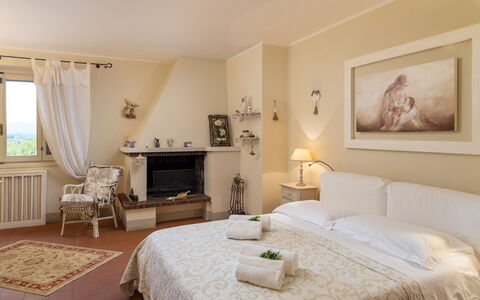 Villa L'elsa Beautiful Country Home With View: Furniture, Interior Design, Bed, Wall, Bedroom, Flooring, Floor, Linens, Ceiling, Bed Sheet